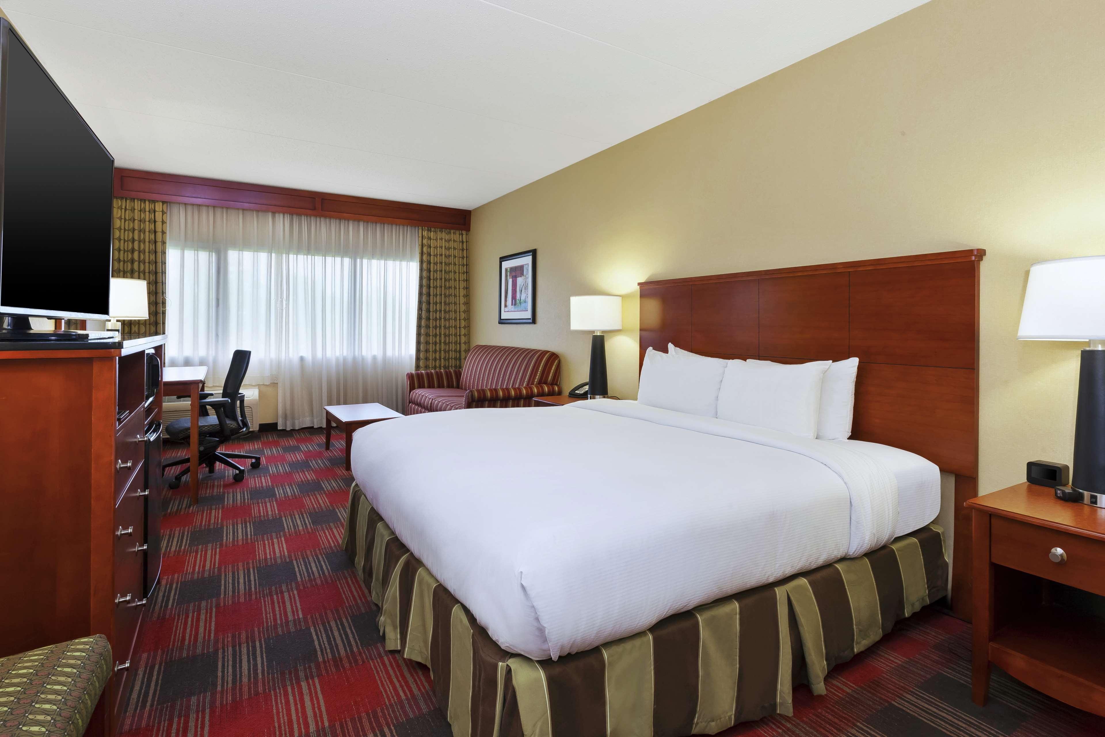 Hotel Doubletree By Hilton Holland Esterno foto