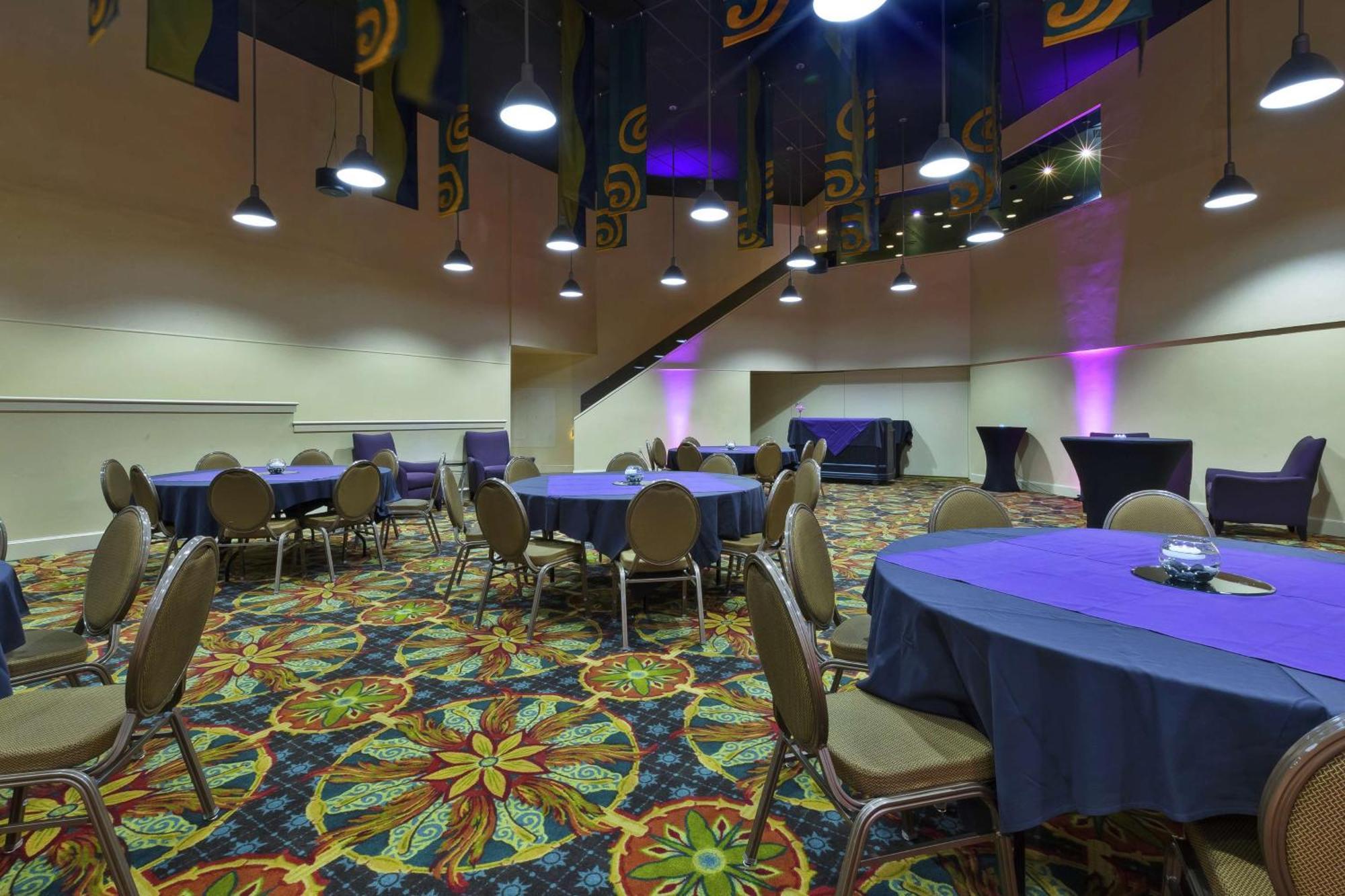Hotel Doubletree By Hilton Holland Esterno foto