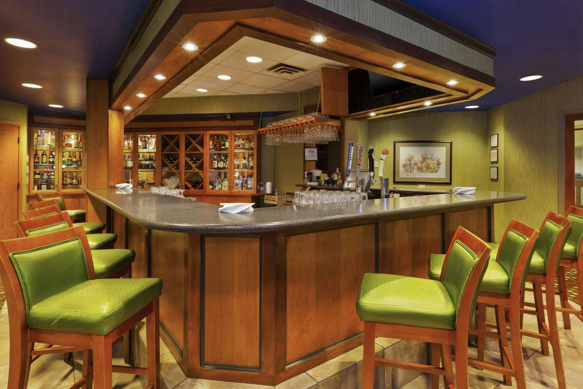 Hotel Doubletree By Hilton Holland Esterno foto