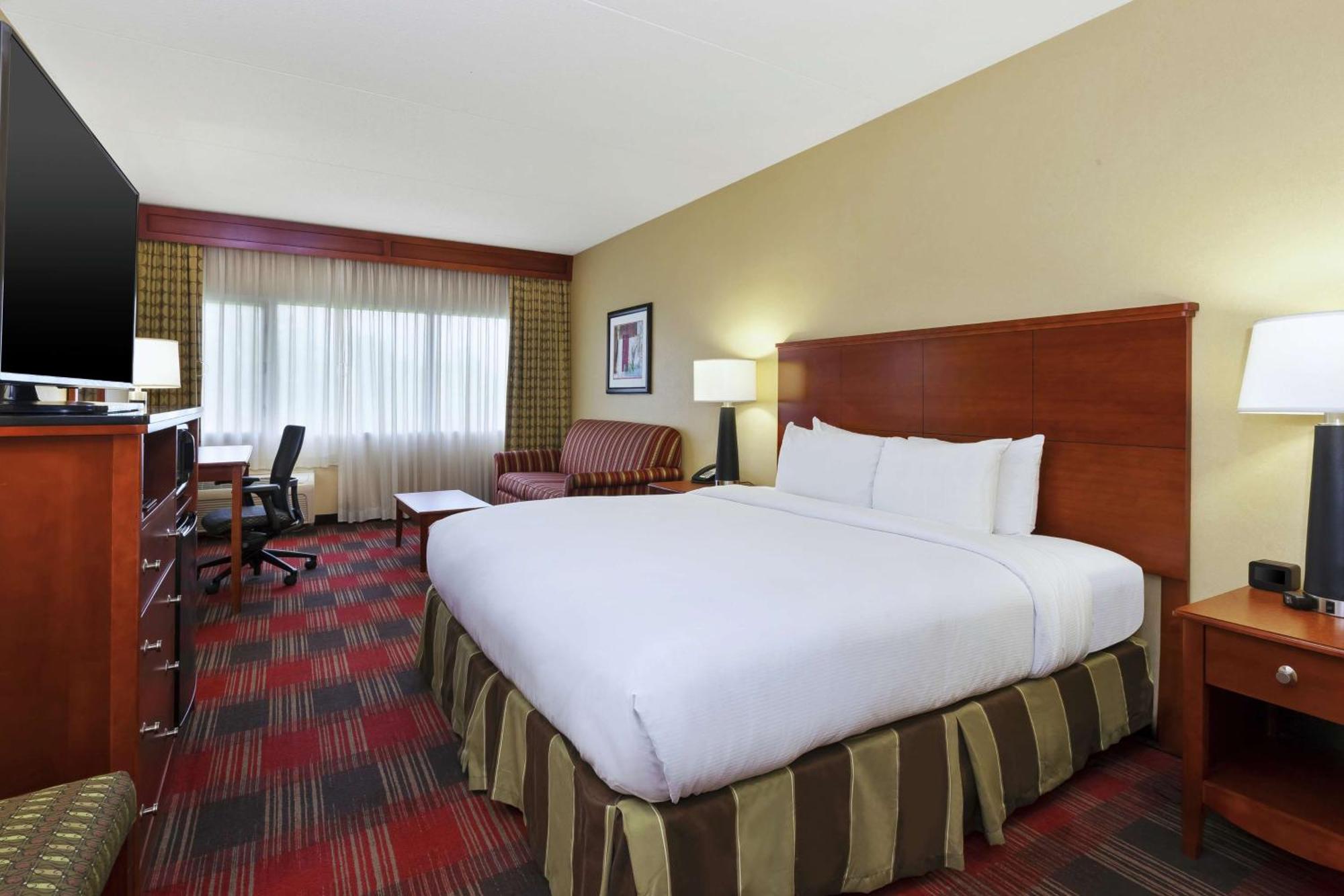 Hotel Doubletree By Hilton Holland Esterno foto