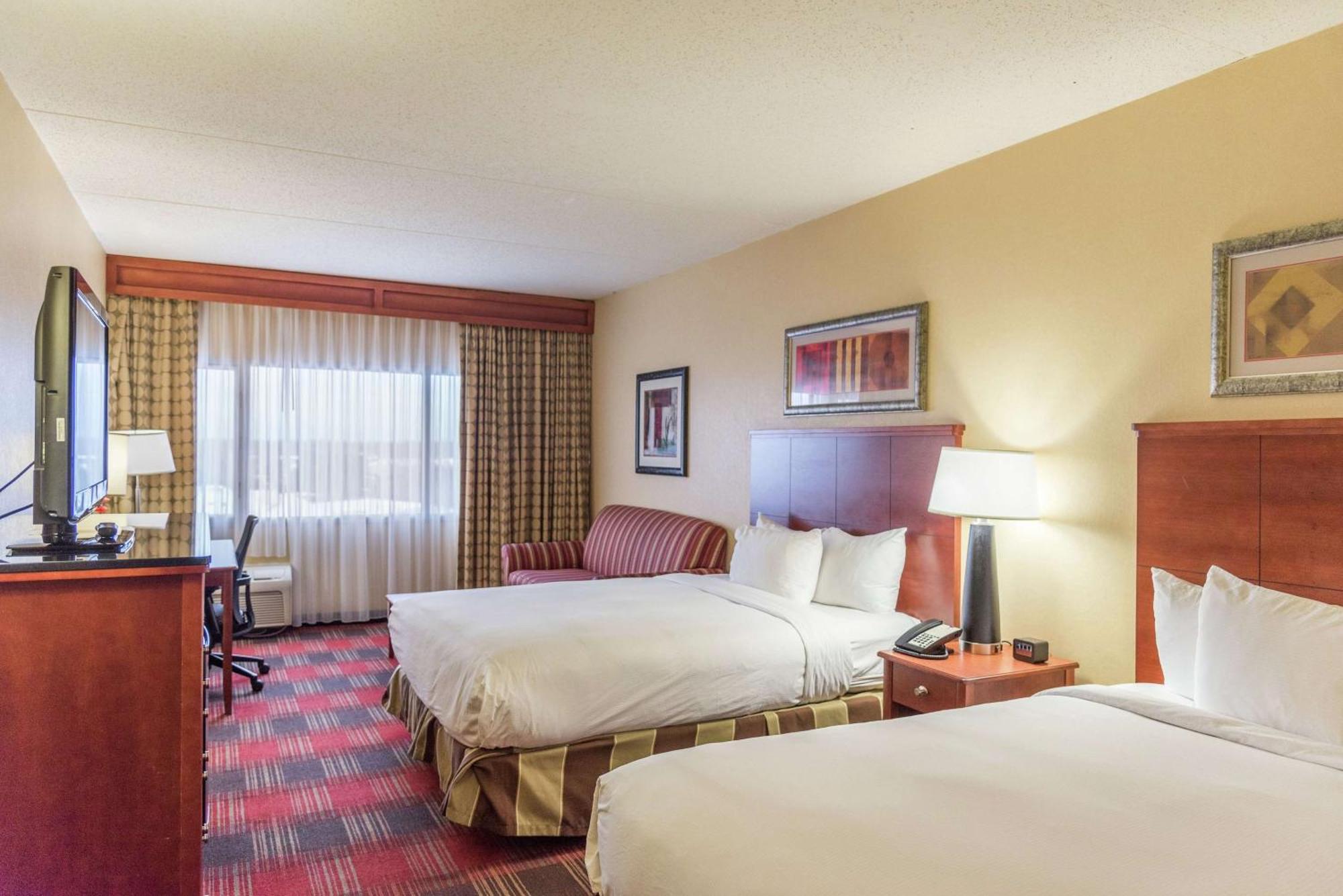 Hotel Doubletree By Hilton Holland Esterno foto
