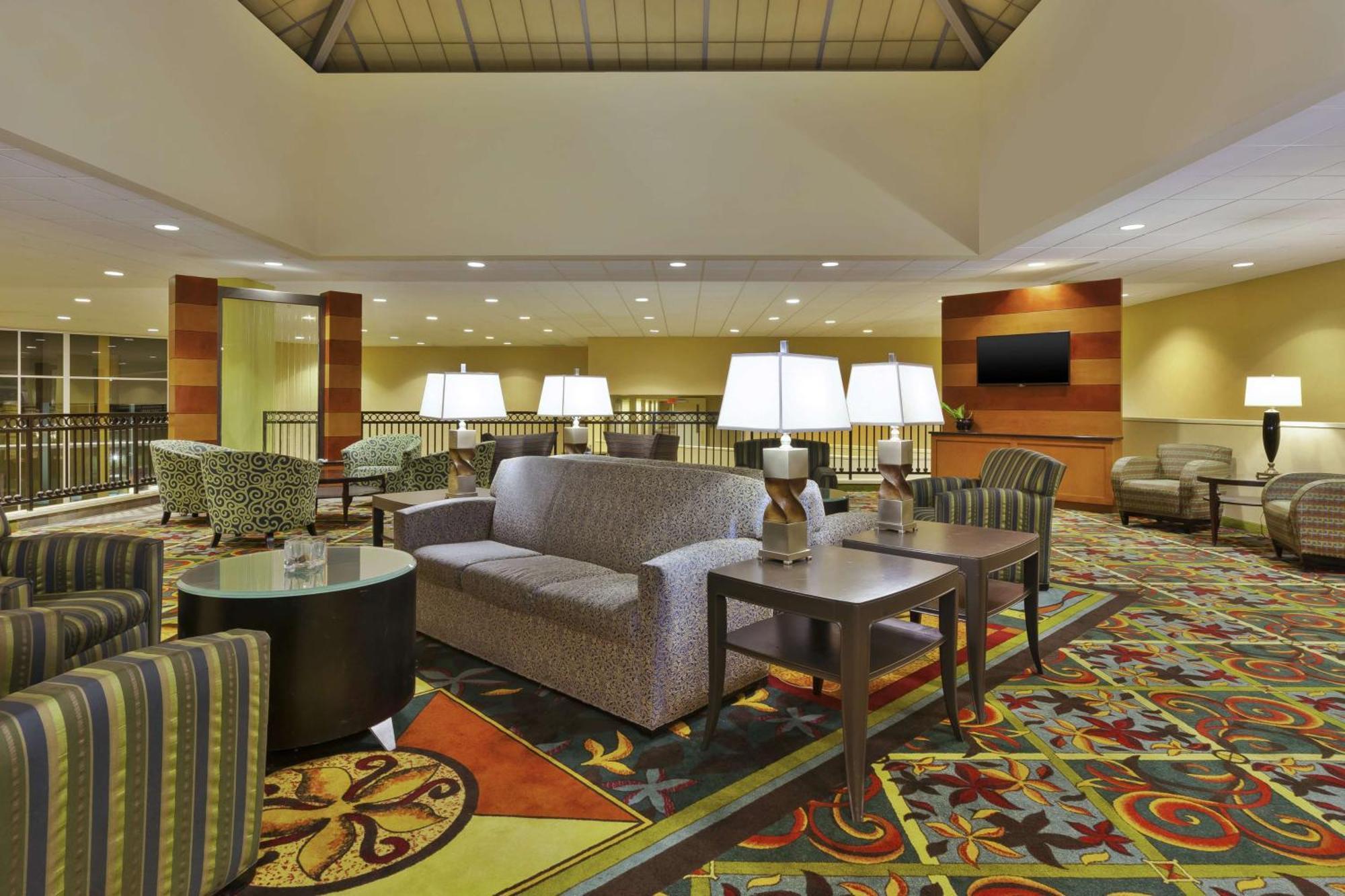 Hotel Doubletree By Hilton Holland Esterno foto
