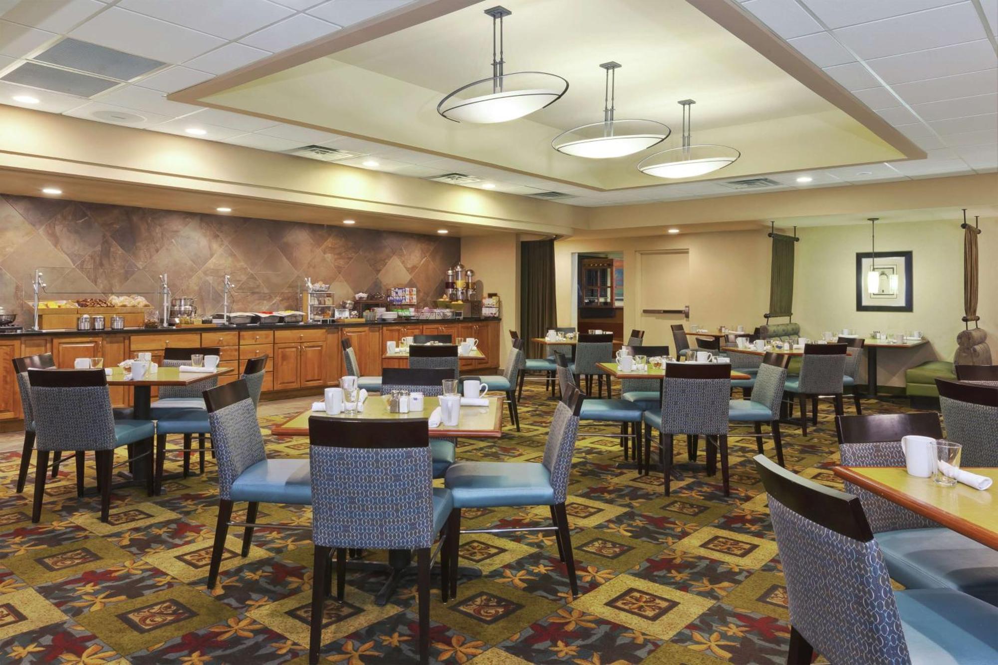 Hotel Doubletree By Hilton Holland Esterno foto
